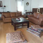 θαλλώ Luxurious *