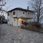 θαλλώ Luxurious