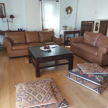 θαλλώ Luxurious *