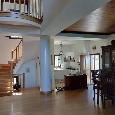 θαλλώ Luxurious * Tsagarada