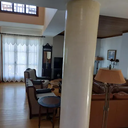 θαλλώ Luxurious Villa *