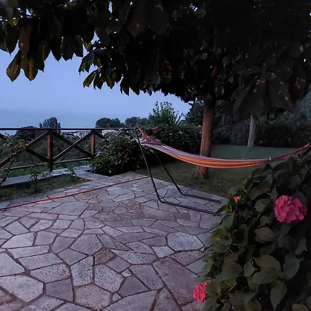 θαλλώ Luxurious Cangaráda
