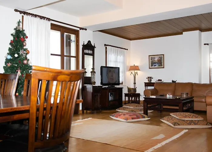 Βίλα θαλλώ Luxurious Τσαγκαράδα