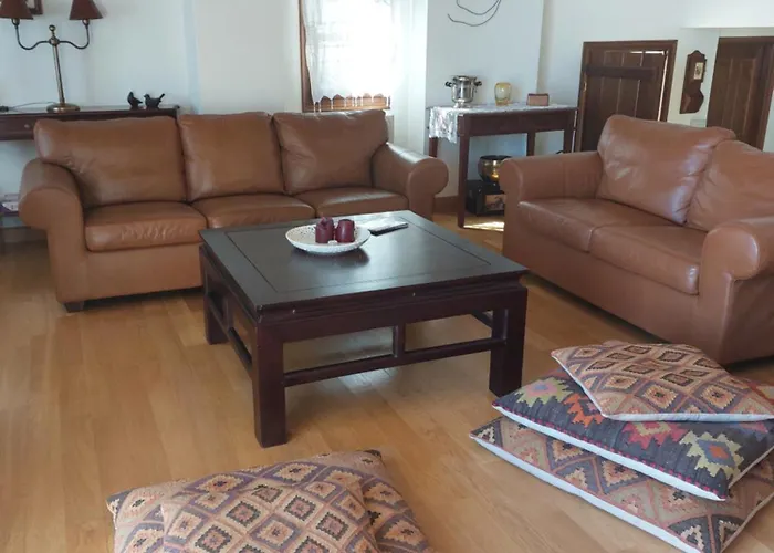 θαλλώ Luxurious *