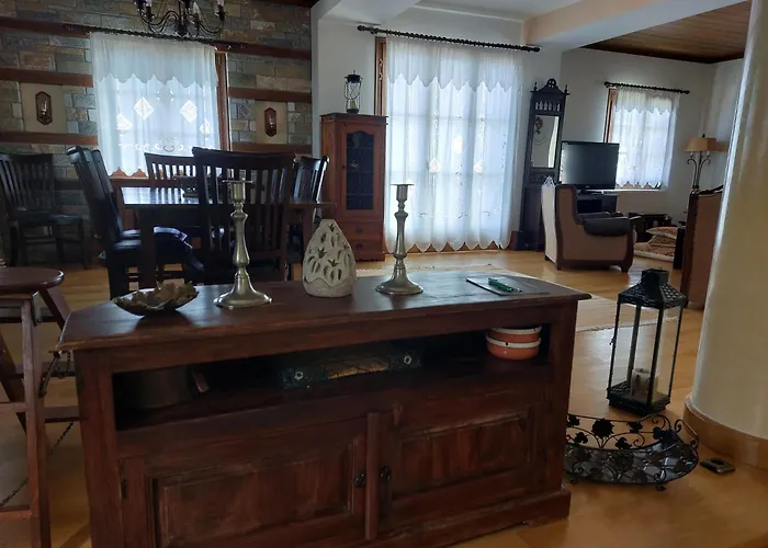 θαλλώ Luxurious