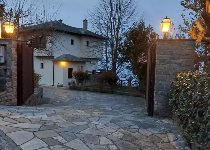 Βίλα θαλλώ Luxurious Τσαγκαράδα