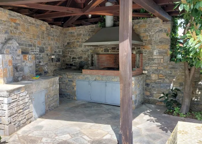 θαλλώ Luxurious Τσαγκαράδα