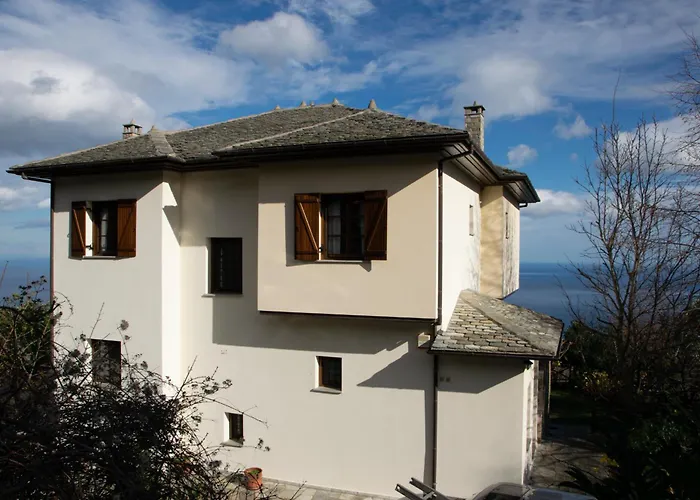 θαλλώ Luxurious