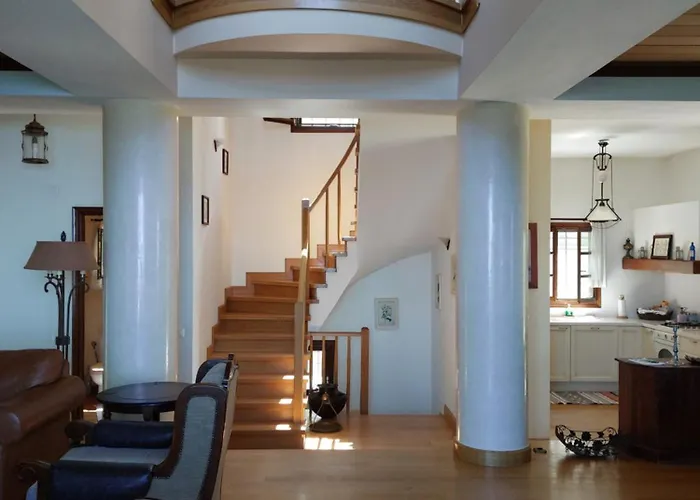 Βίλα θαλλώ Luxurious *