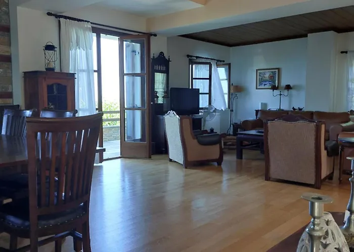 θαλλώ Luxurious *