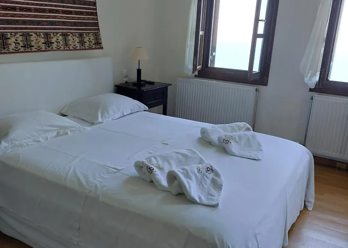 θαλλώ Luxurious