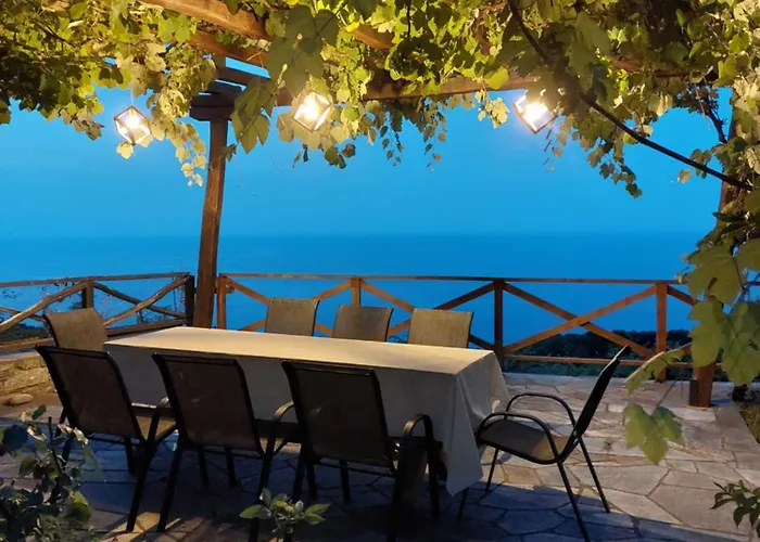 Βίλα θαλλώ Luxurious Τσαγκαράδα