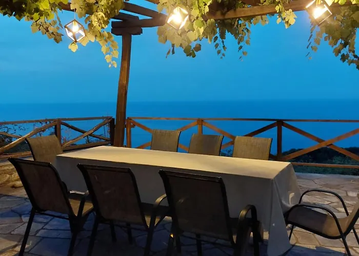 θαλλώ Luxurious