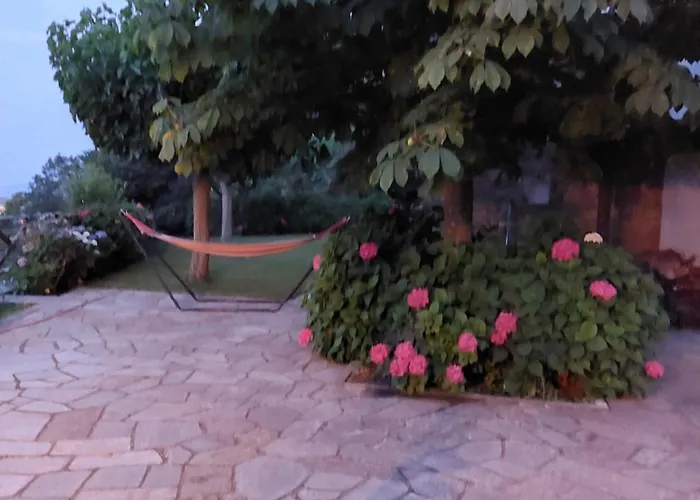 Βίλα θαλλώ Luxurious Τσαγκαράδα